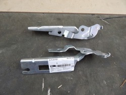 Петли капота комплект левый правые 5h0823301 i 5h0823302 vw golf viii org. фото №1