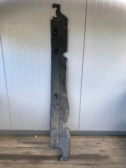 Захист шасі ліва audi q7 4l 7l8825211e фото №1