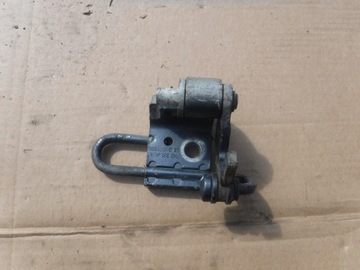 Петля дверь правый перед vw transporter t5 7h0831412a фото №1