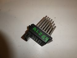 Audi a6 c5 резистор вентилятор 4b0820521 фото №1