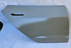 Tesla модель 3 двері праві зад задні фото №1