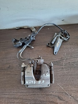 Суппорт тормозной правые перед переднее w247 1.5cdi фото №1