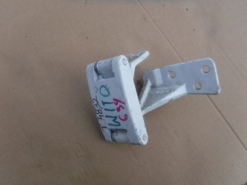 Петля двері лівий зад mercedes vito w639 a6397402137 фото №1