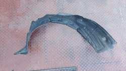 Подкрылок правые перед toyota avensis t22 97-02 фото №1