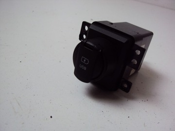 Зарядний пристрій usb kia sportage iv 17 r фото №1