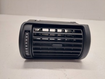 Решітка повітропровід права audi a4 b5 рестайлінг 8d1820902b фото №1