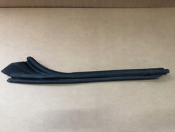 Audi a5 8w cabrio прокладка двері права 8w7831722b фото №1