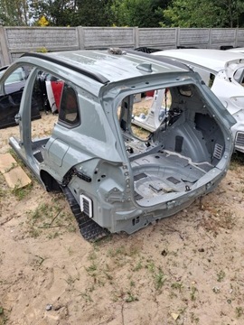 Toyota corolla cross зад з дахом дах фото №1