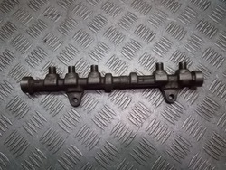 Планка впрыскивающий opel corsa d 1.3 cdti 55573331 фото №1