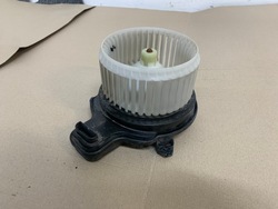 Ford mustang mach-e 21r 75.7 kwh вентилятор воздуходувка оригинал фото №1