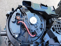 Audi q3 83a q2 воздуходувка вентилятор воздуховод 5wc819015a фото №1