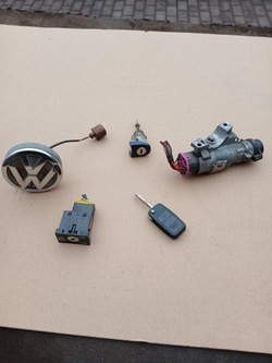 Замок запалювання вкладиші ключ оригінал vw polo 9n sedan фото №1