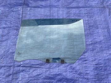 Peugeot 308 t9 hb скло двері лівий зад фото №1