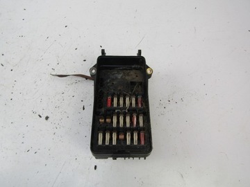 Mercedes c w201 коробка запобіжників 2,3 132km m102985 82-88 2015400450 фото №1