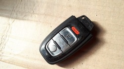 S7 4g a7 ключ pilot 4g0959754db usa panic фото №1