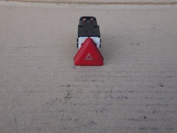 Vw golf v вимикач кнопка світла аварійних фото №1