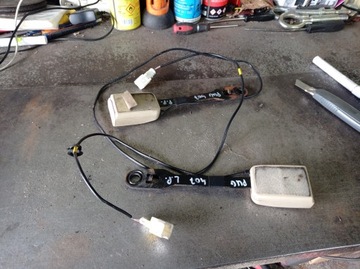 Peugeot 407 - застібка ременя праві лівий перед фото №1