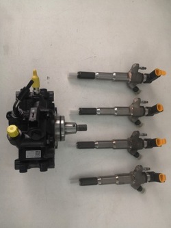 Насос вприскувальний renault master 2.3 dci 167008683r фото №1