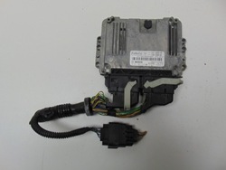 Комп'ютер двигуна ford focus mk3 1.0 ecoboost cv61-12a650-amf cv6a-12b684-bb фото №1