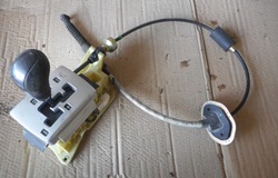 Hyundai sonata домкрат вибірник трос коробки передач автомат фото №1