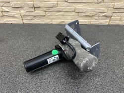 Ferrari purosangue доводчик дверь прижим замок правый зад power двери 902446 фото №1