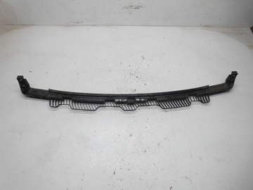 Ковзун бампера 5g6807863c golf vii рестайлінг хетчбек задній середній оригінал фото №1