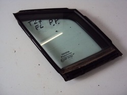 Скло скло праві перед toyota avensis t27 fl 13r фото №1