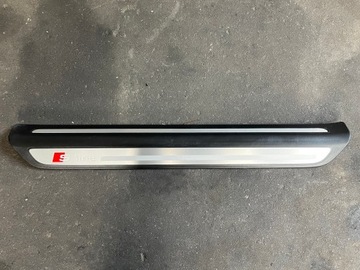 Audi q3 8u планка накладка порога права 8u0853372b фото №1