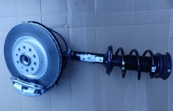 Dw tiguan 3 mcperson поворотна опора супорт диск гальмівні колодки 5qs412021qc ліва сторона фото №1