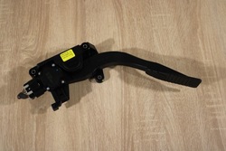 Педаль газа потенциометр captiva antara 2.2 фото №1