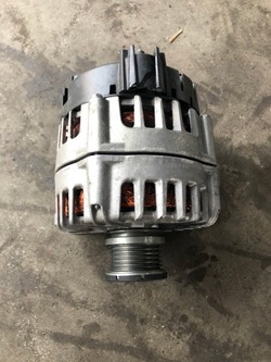 Audi q5 80a 2.0tdi генератор 04l903027a 30.000km фото №1