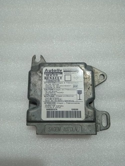 Renault megane i модуль датчик подушка безпеки 7700437477b фото №1