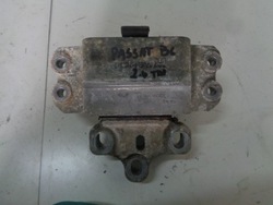 Лапи подушка vw passat b6 2.0tdi 3c0199555aa фото №1