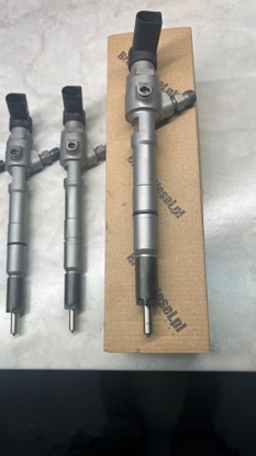 Инжектор continental siemens 1.6 tdi 03l130277b фото №1