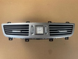 Решётка воздуховод средняя часы mercedes w221 фото №1