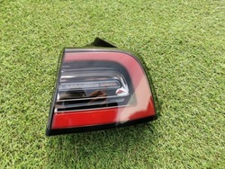 Tesla модель 3 лампа w крило права зад led зчеплення! фото №1