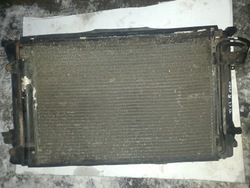 Комплект радіатор + вентилятори vw golf v 1.4 16v фото №1