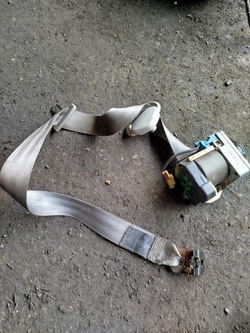 Pas безпеки праві перед vw golf 4 bora 1j4857706j фото №1