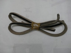 Mercedes w124 lif купе прокладка внутрішня права фото №1