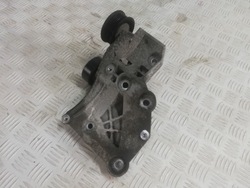 Opel insignia a 2.0 cdti крепление лапи 55582510 фото №1