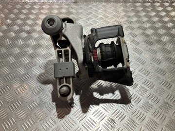 Лапи подушка двигателя volvo s90 2.0 d фото №1