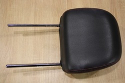 Підголівник шкіра лівий перед alfa romeo giulietta фото №1