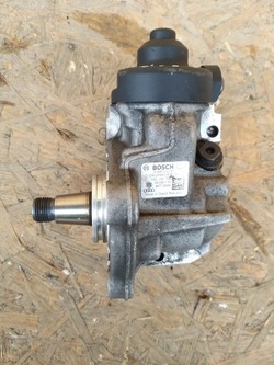 Насос впрыскивающий bosch vw golf vii 1.6tdi 03l130755 фото №1