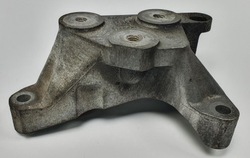 Лапи кронштейн кріплення коробки коробки передач opel vectra c 1.8 16v 9156991 фото №1