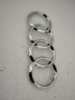 Audi a4 b9 эмблема логотип бампера bta582710080 фото №1