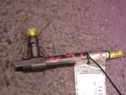 Mazda 323f bj 00-03 2.0 d инжектор 7390 фото №1