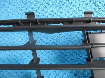 решетка центральная радиатора vw GOLF VII 7 рестайлинг