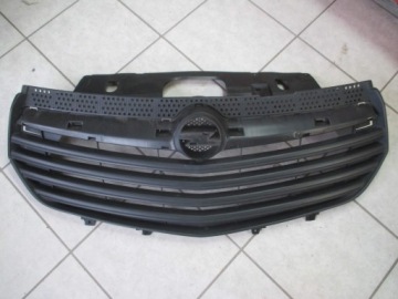 решетка радиатора opel Vivaro II 2014R->