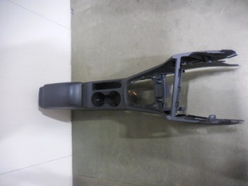 подлокотник консоль кожа Audi Q3 8U 11- 8U0864283A