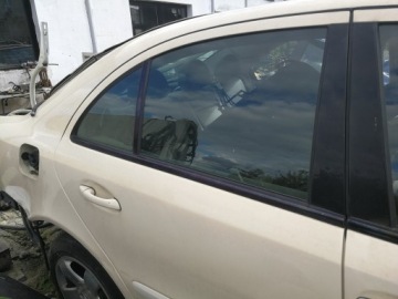 MERCEDES W211 стекло двери задний правый седан 2008r